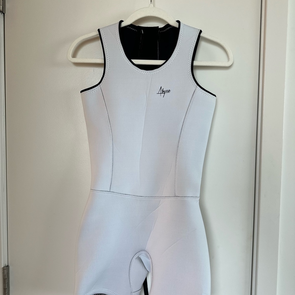 White Sleeveless Neoprene Wet Suit